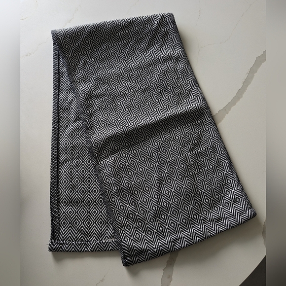 Ikea Black White Diamond Geometric  Table Runner - Picture 2 of 3